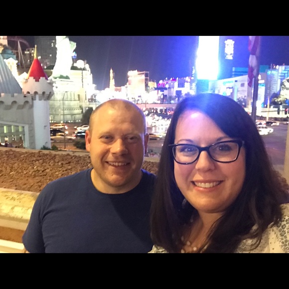 Meet your Posher, Robin - Picture 2 of 2